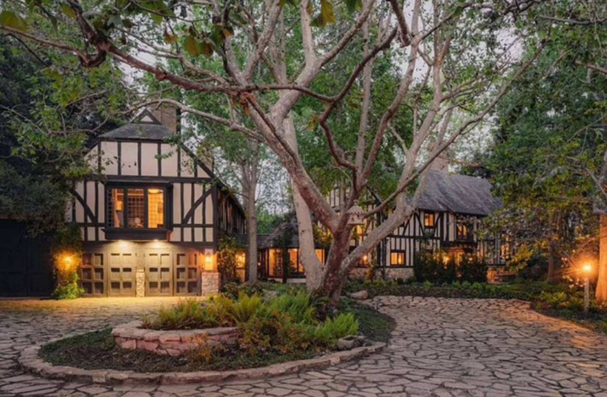 nha cua Ariana Grande anh 1