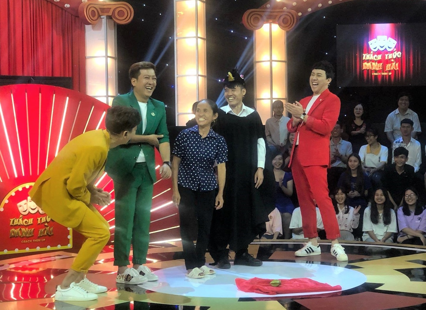 nghe si hoai linh anh 2