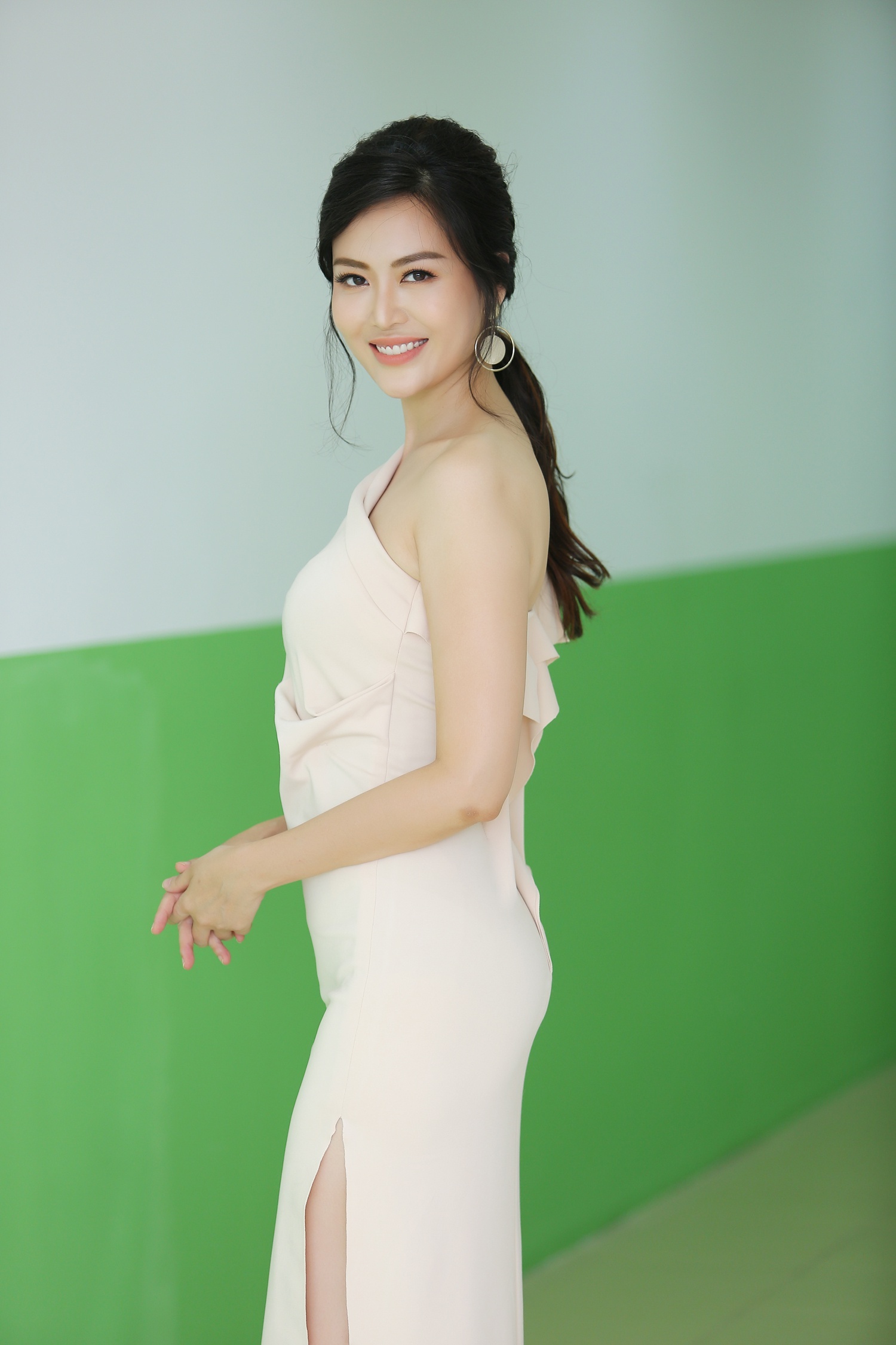 hoa hau thu thuy qua doi anh 3