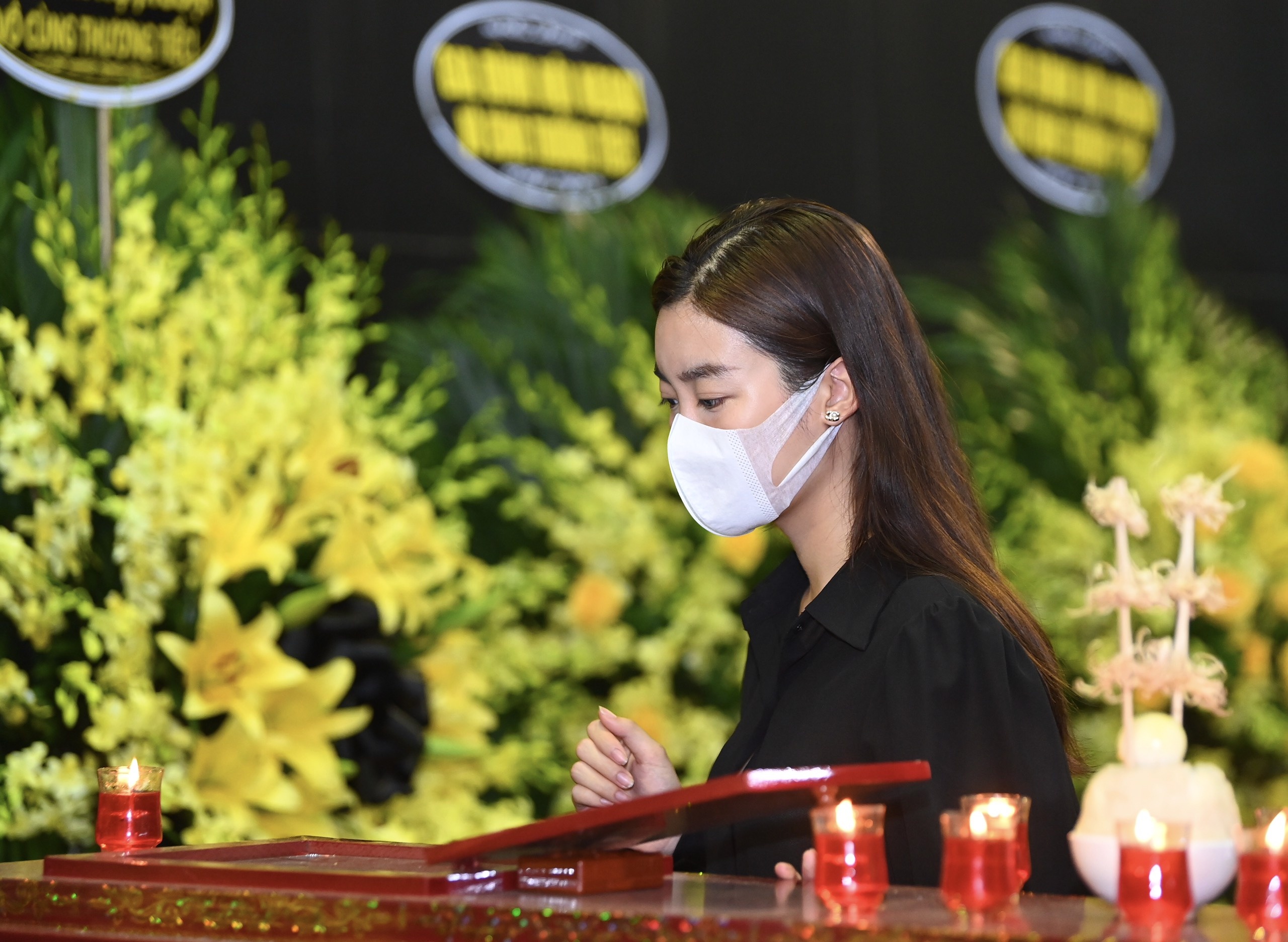 Hoa hau Thu Thuy qua doi anh 3