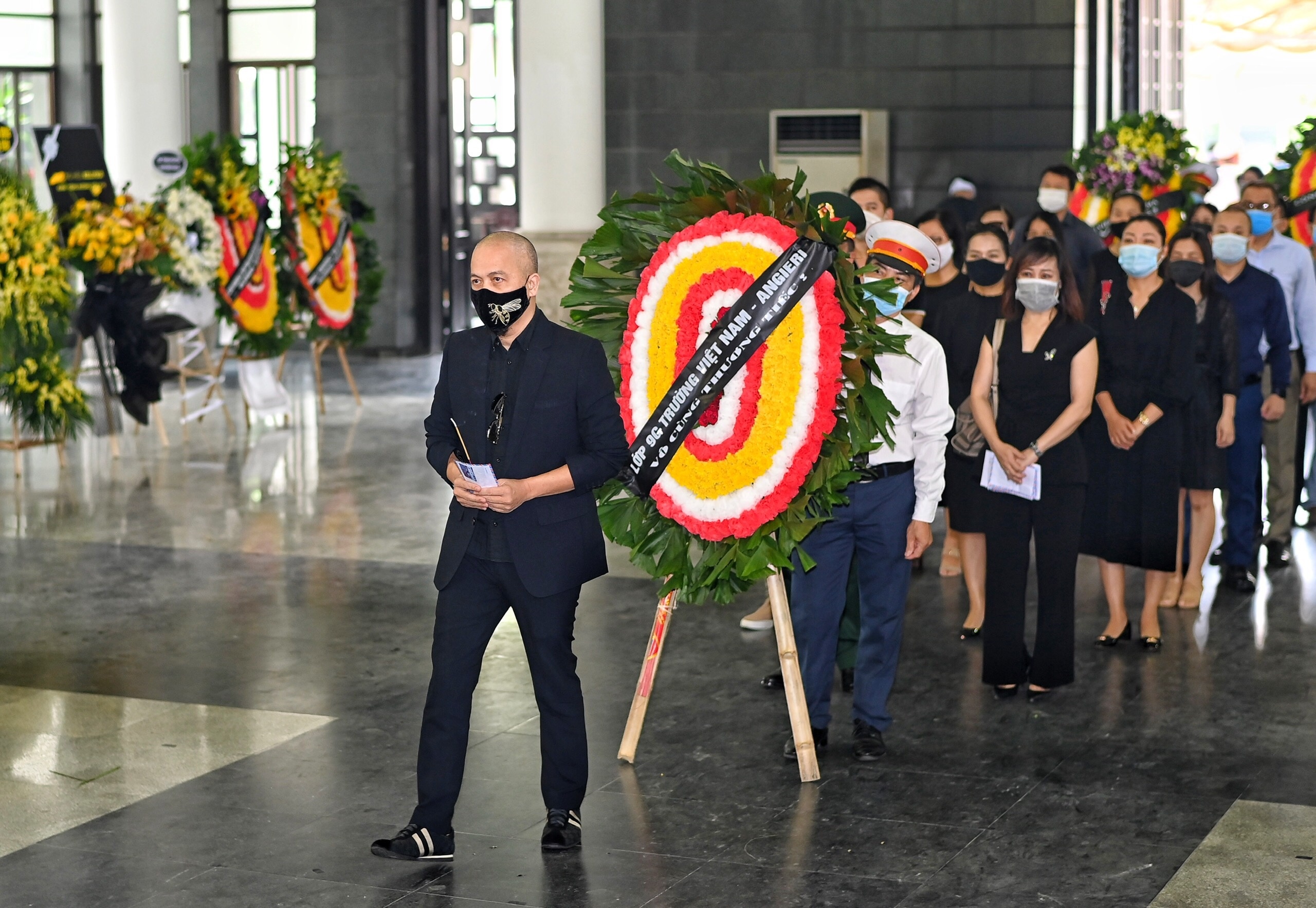 Hoa hau Thu Thuy qua doi anh 7