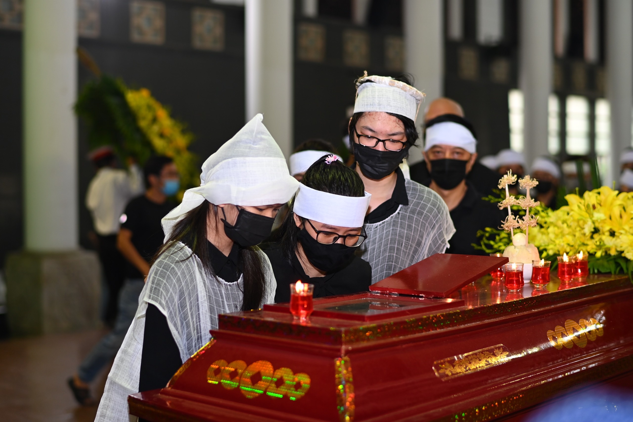 Hoa hau Thu Thuy qua doi anh 8