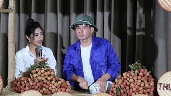 Nghe si livestream ban vai thieu, man hinh anh