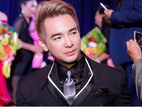 Ca si Viet Quang da co the tu di lai hinh anh