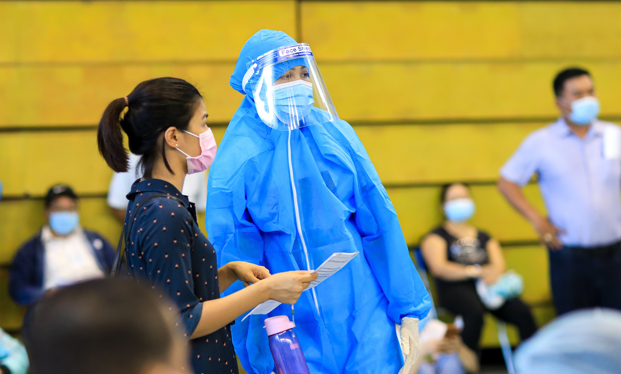 nghe si chong dich anh 2