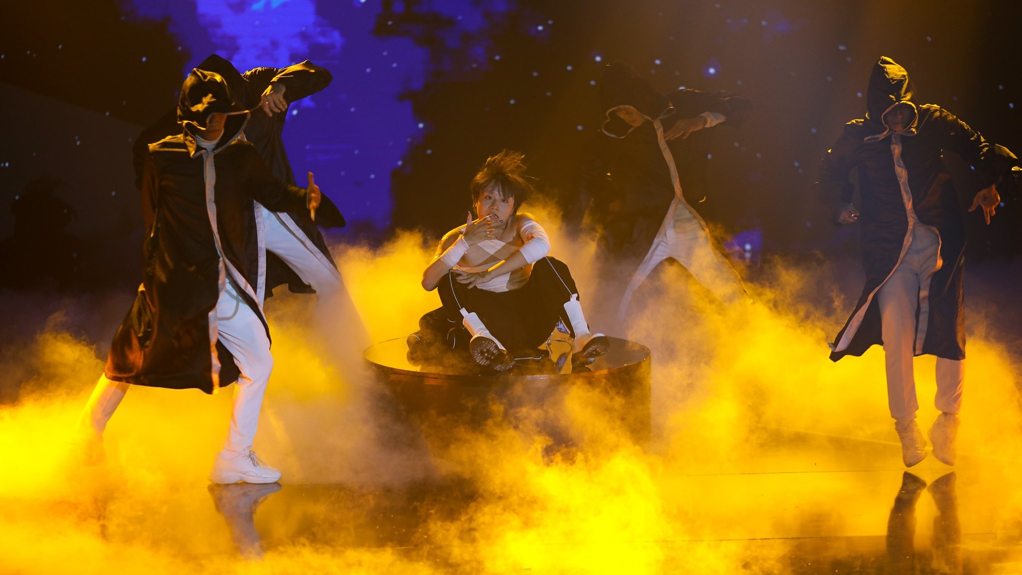 hoang anh giong hat viet nhi thi tot nghiep thpt anh 3