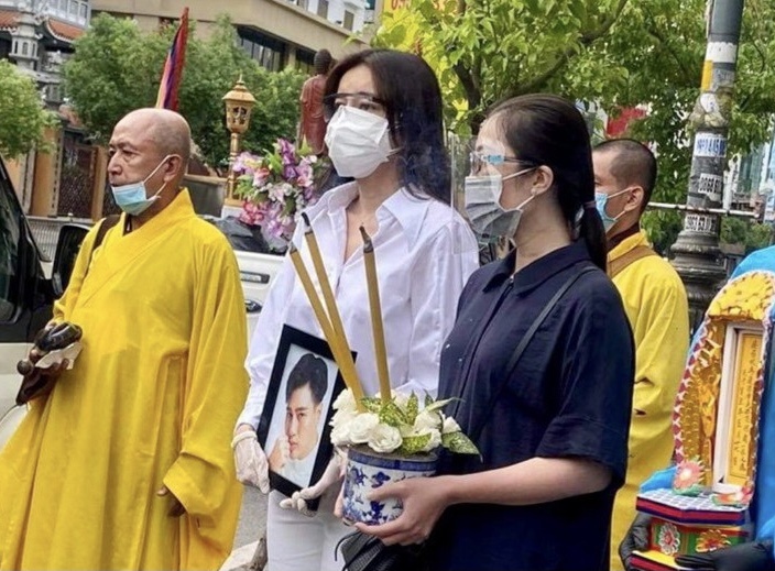 Gia dinh, dong nghiep tien biet dien vien Duc Long hinh anh