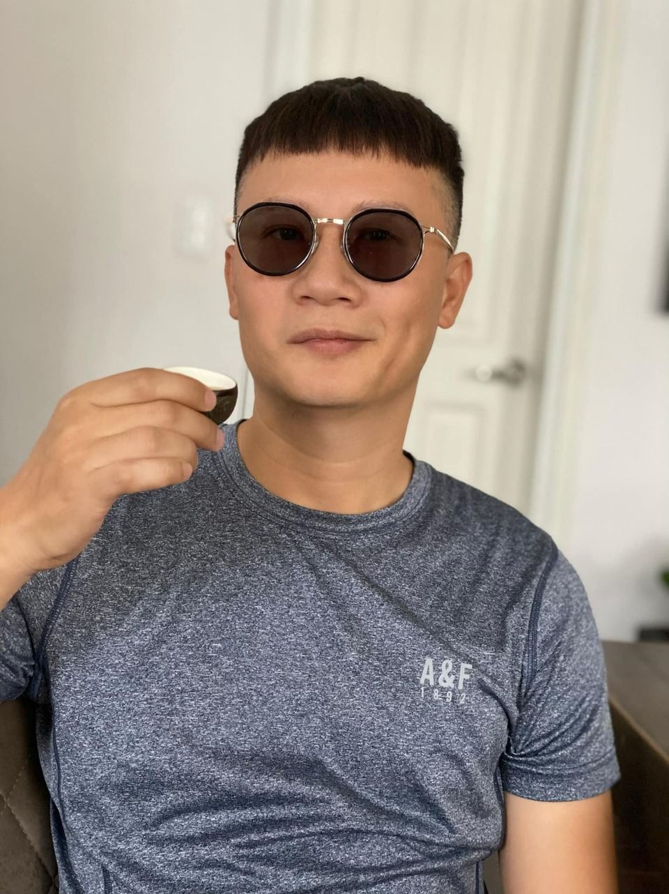 nghe si cat toc tai nha anh 2