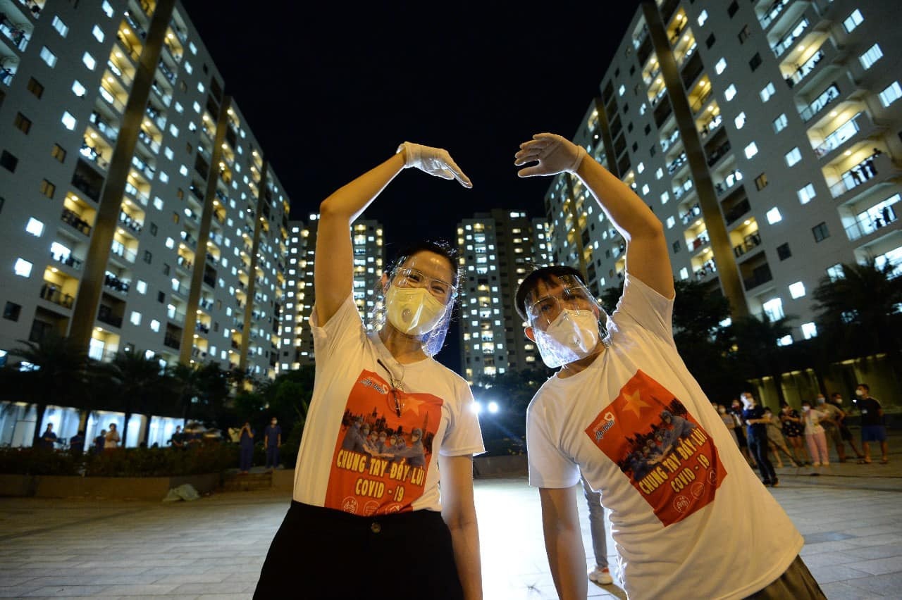 nghệ sĩ làm tình nguyện viên ảnh 3 nghe si lam tinh nguyen vien anh 3