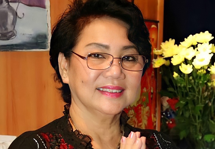 Nghe si Kim Phuong qua doi sau mot ngay nhap vien vi sot, kho tho hinh anh
