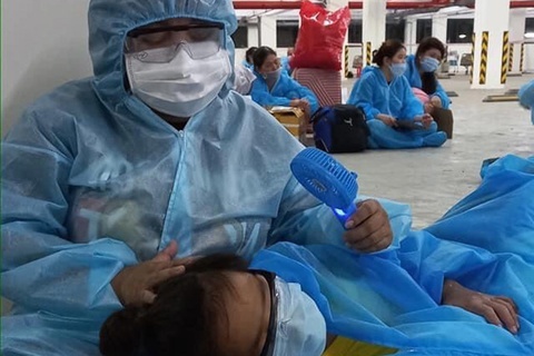 Dien vien Kim Dao va con trai xuat vien sau hai tuan dieu tri Covid-19 hinh anh