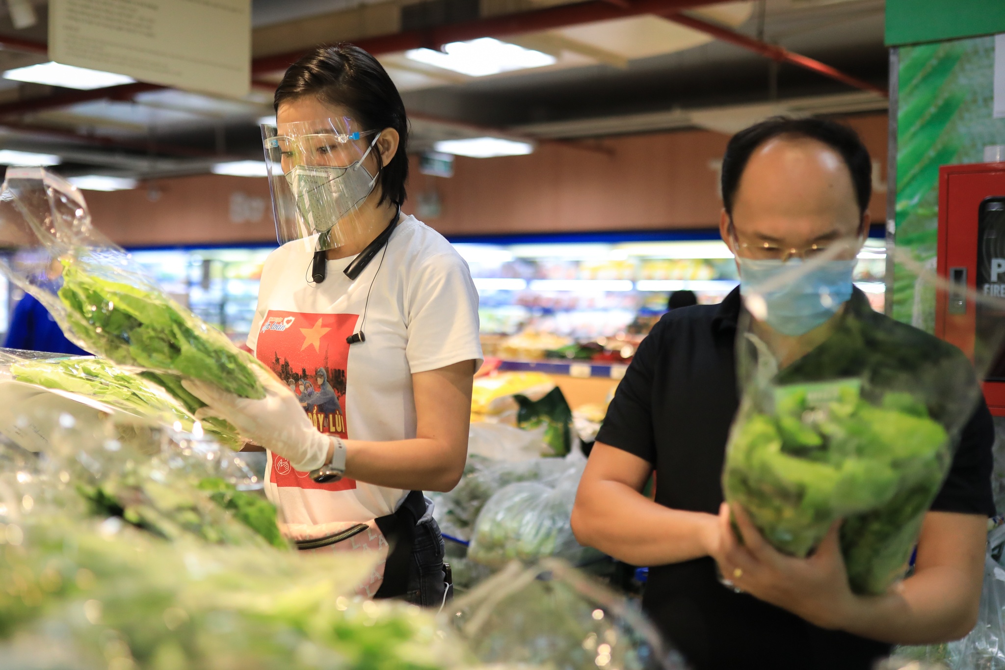 a hau mau thuy lam tinh nguyen vien anh 4