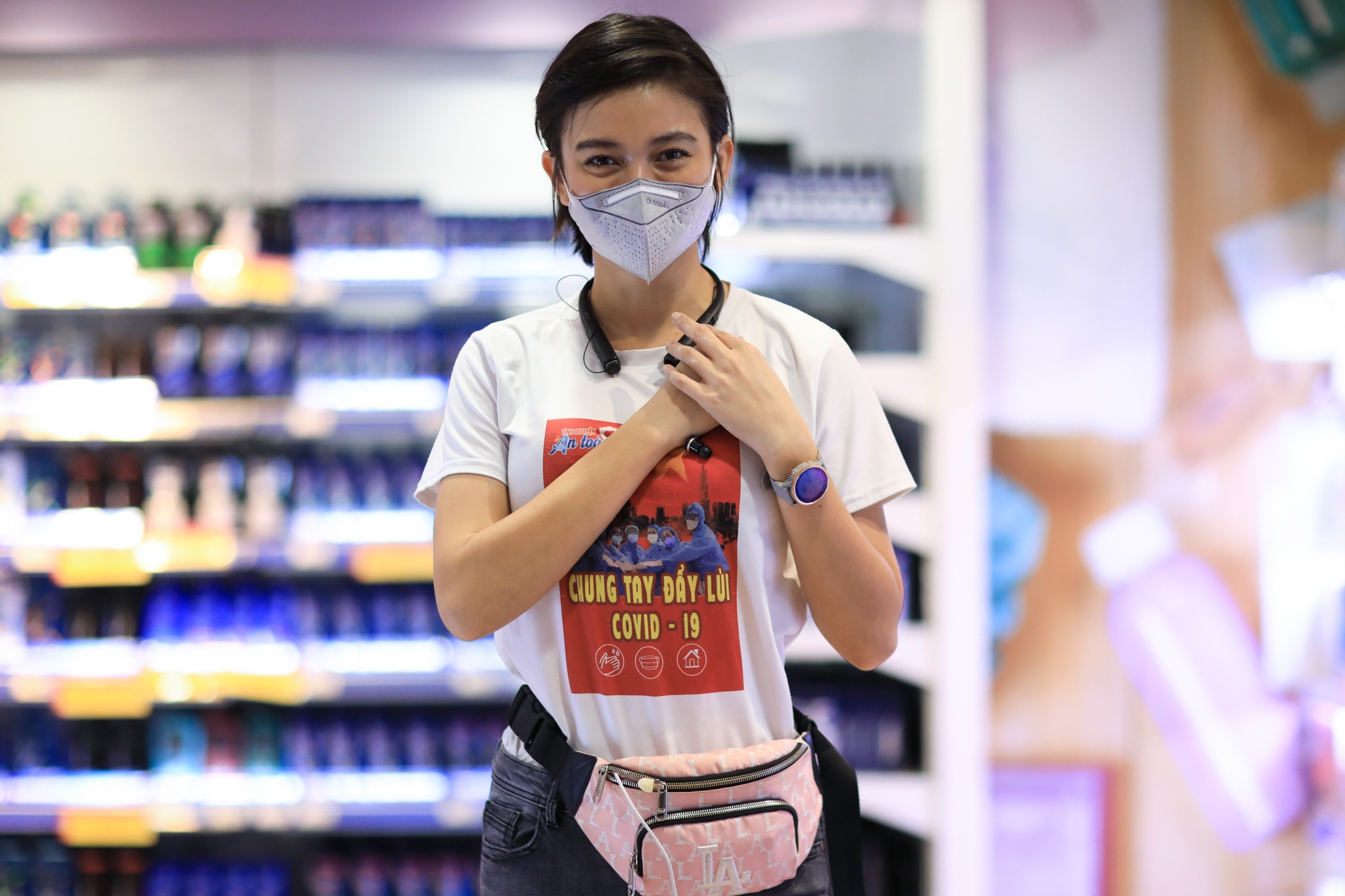 a hau mau thuy lam tinh nguyen vien anh 9