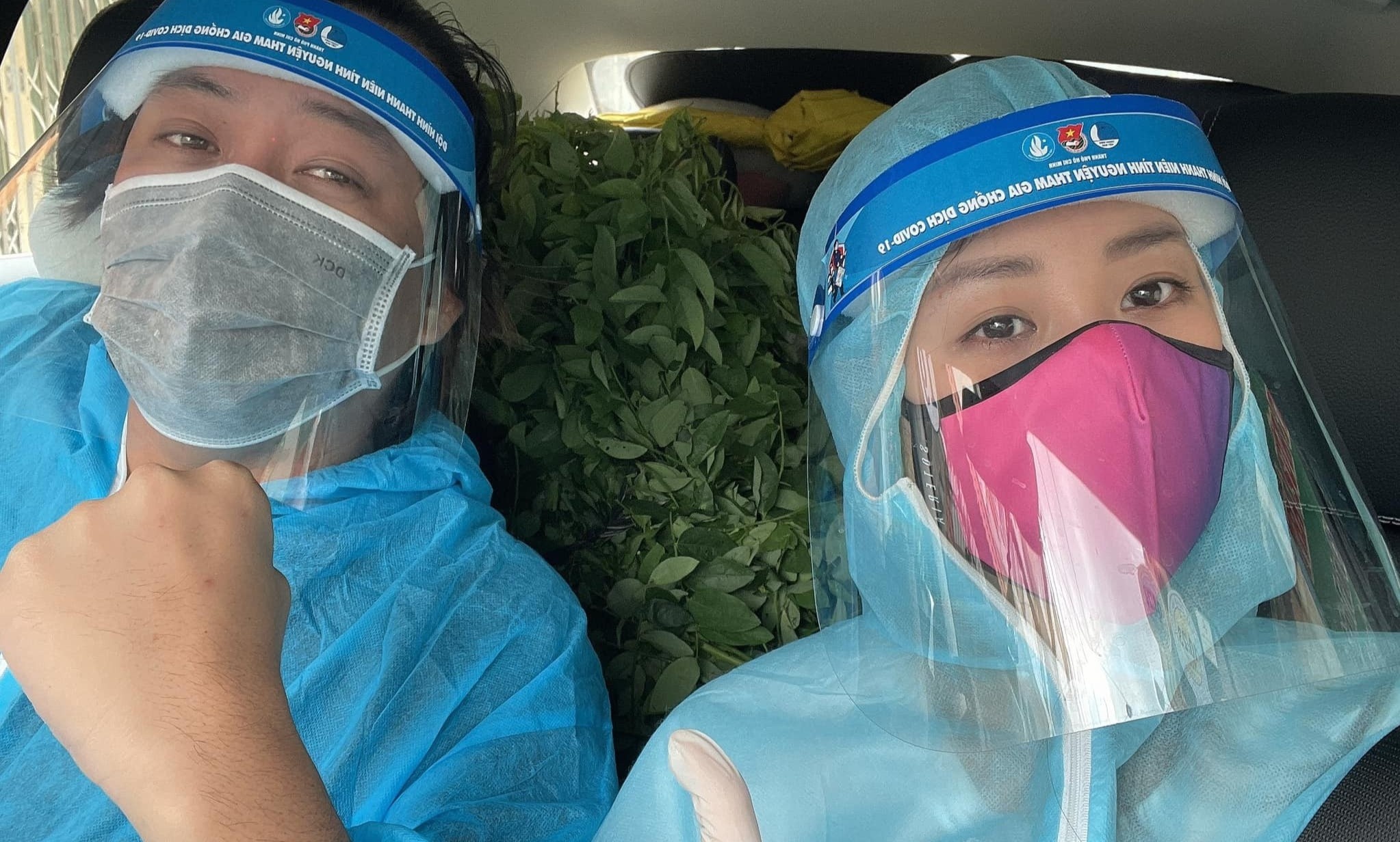 Hoa hau Khanh Van lai oto cho 1,5 tan rau tang nguoi dan hinh anh