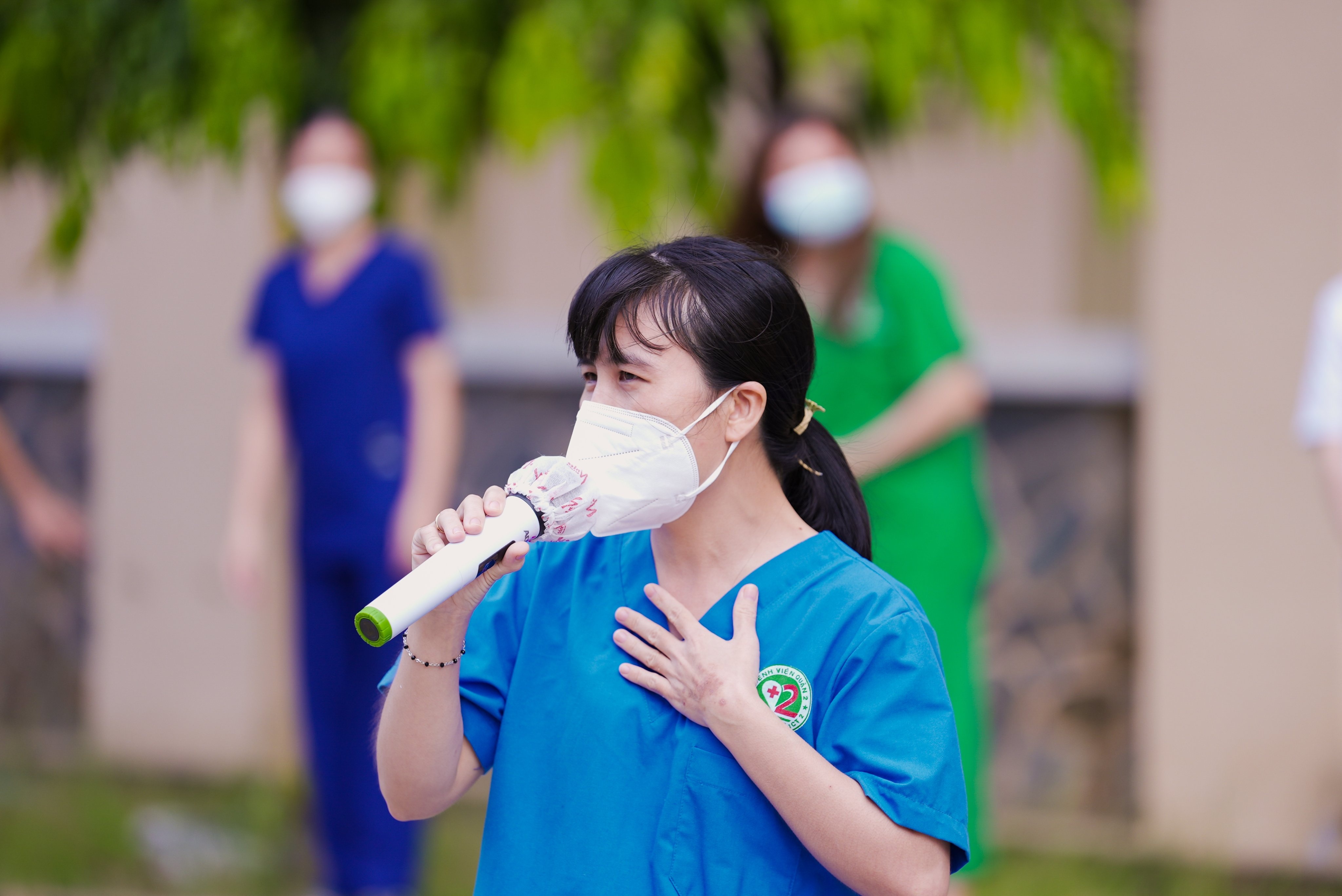 nghe si hat o benh vien da chien anh 3