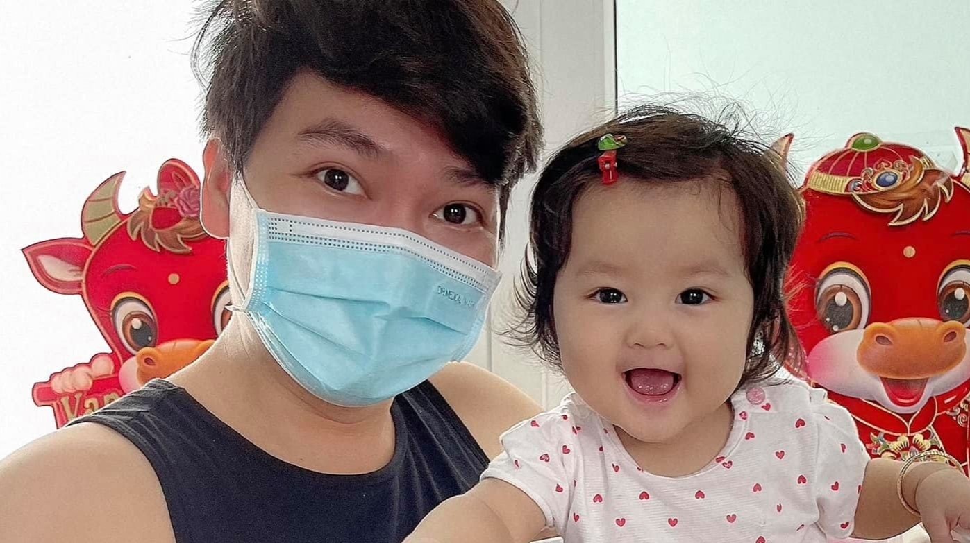 Dien vien Minh Duc va vo con dieu tri Covid-19 hinh anh