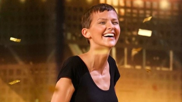 Ca si My roi game show vi benh ung thu tro nang hinh anh