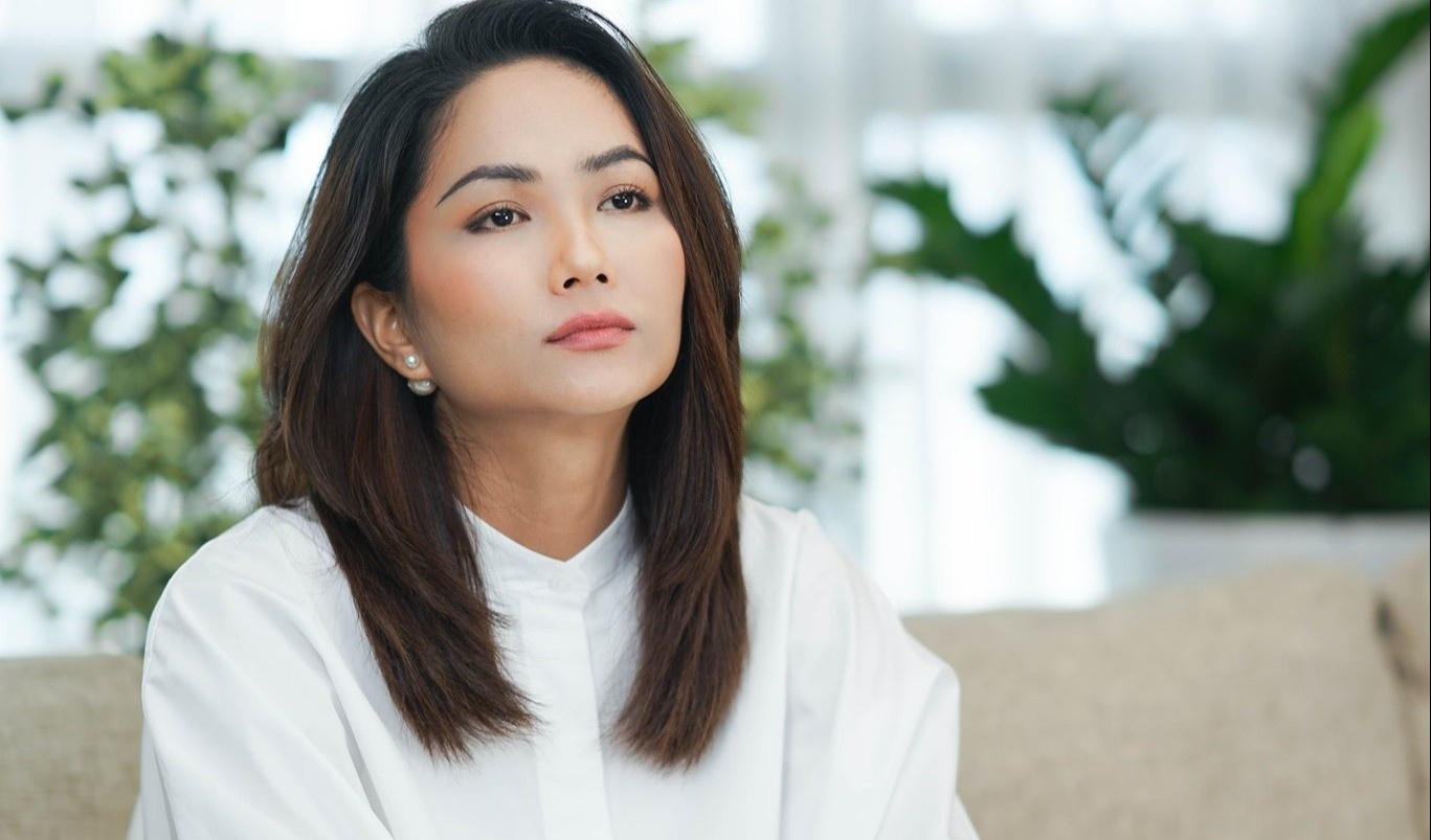 H'Hen Nie dong hoc phi cho tre mat cha me vi Covid-19 hinh anh