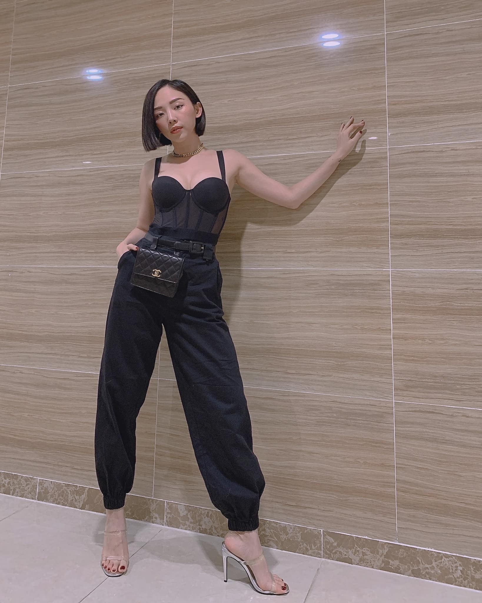 nghe si thanh ly quan ao anh 8