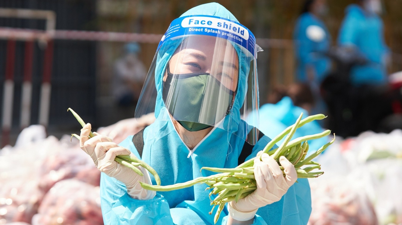 Hoa hau, a hau boc vac hang tan rau cu tang nguoi dan TP.HCM hinh anh