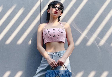 Dang sau chuyen nghe si Viet thanh ly quan ao, tui xach vi dich hinh anh