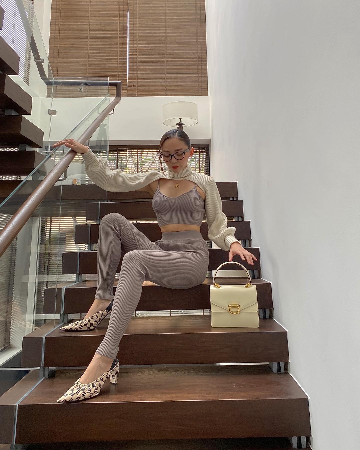 nghe si thanh ly quan ao anh 9