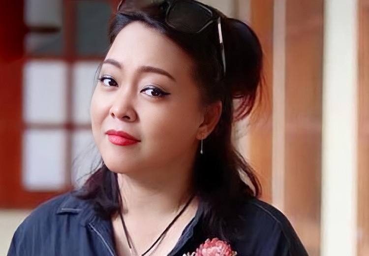 Ca si Phan Cam Van qua doi hinh anh