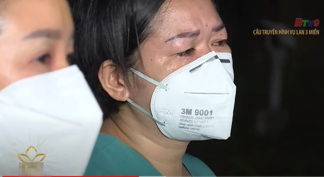 ca si quoc dai hat o benh vien da chien anh 2