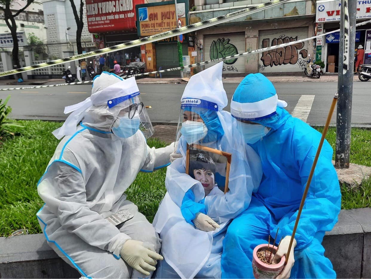 nghe si Bach mai qua doi anh 1