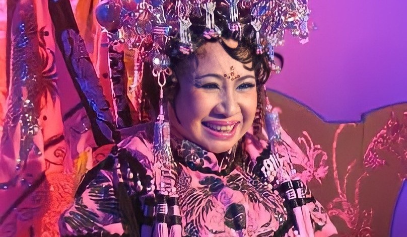 Nghe si Bach Mai qua doi hinh anh