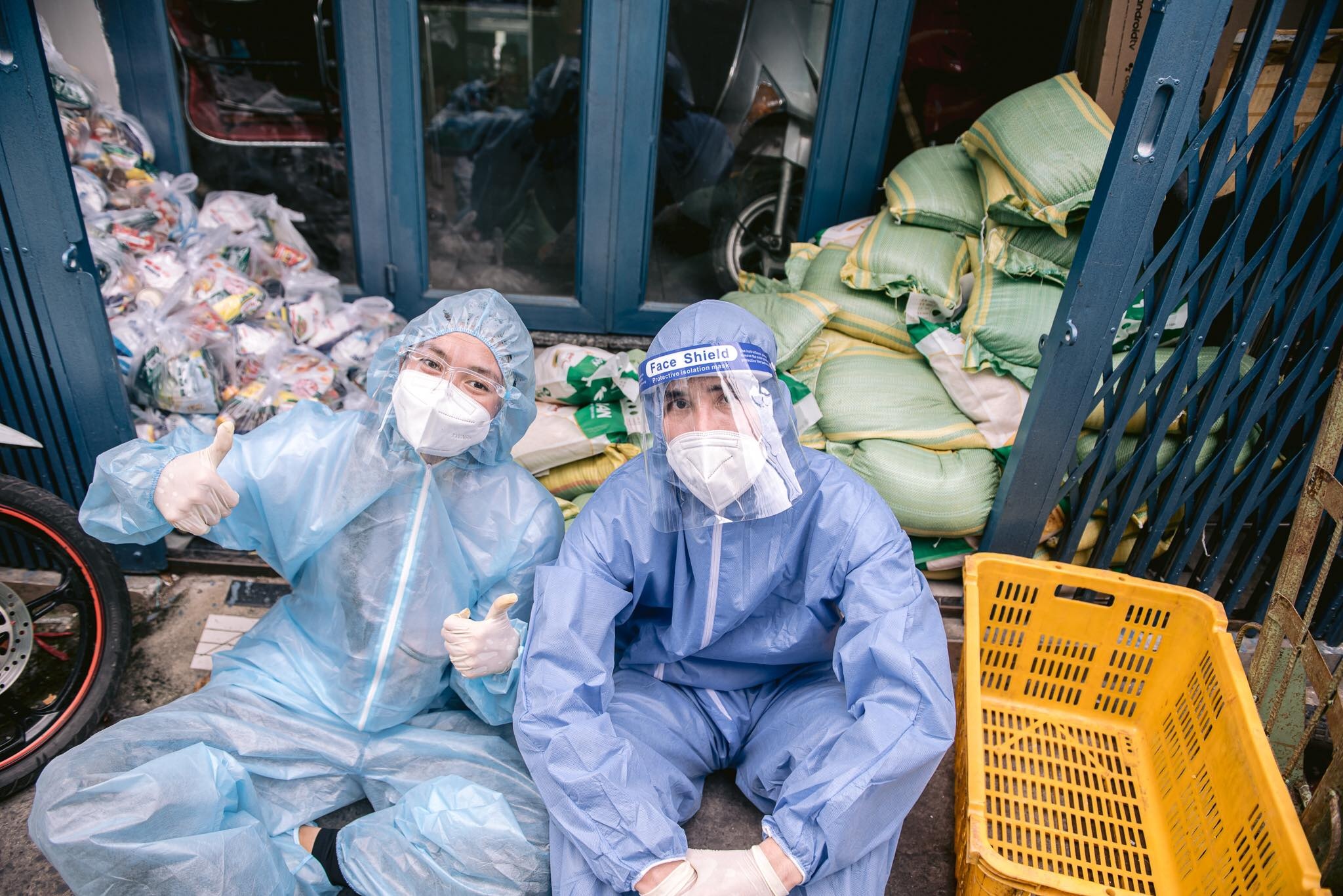 nghe si lam tinh nguyen vien chong dich anh 6