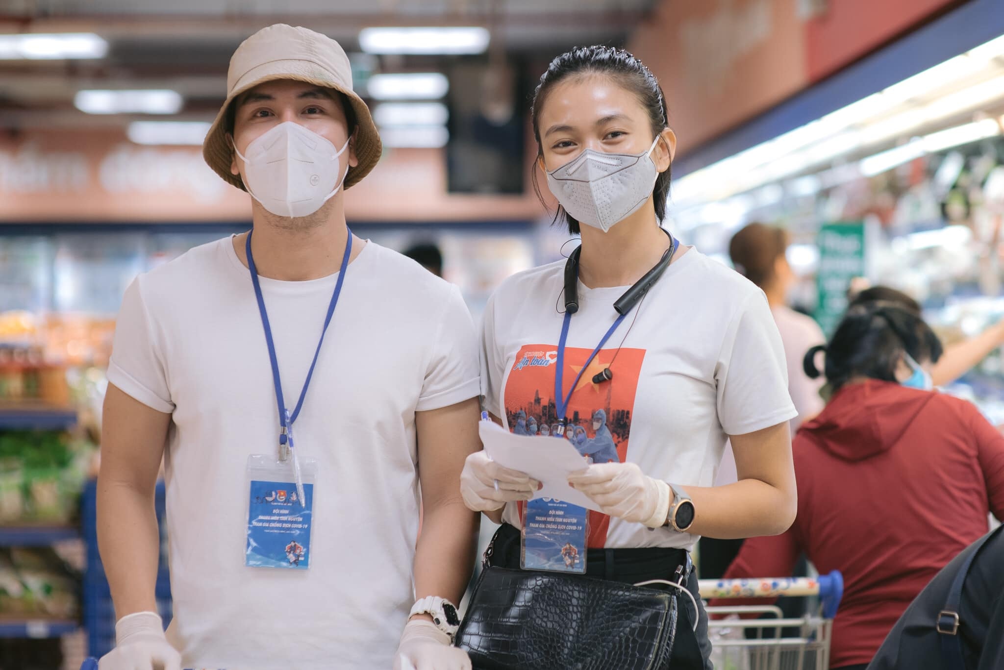 nghe si lam tinh nguyen vien chong dich anh 3