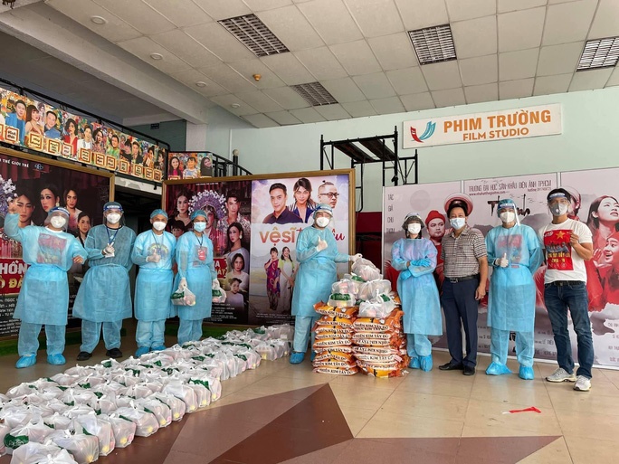 nghe si giup sinh vien anh 1