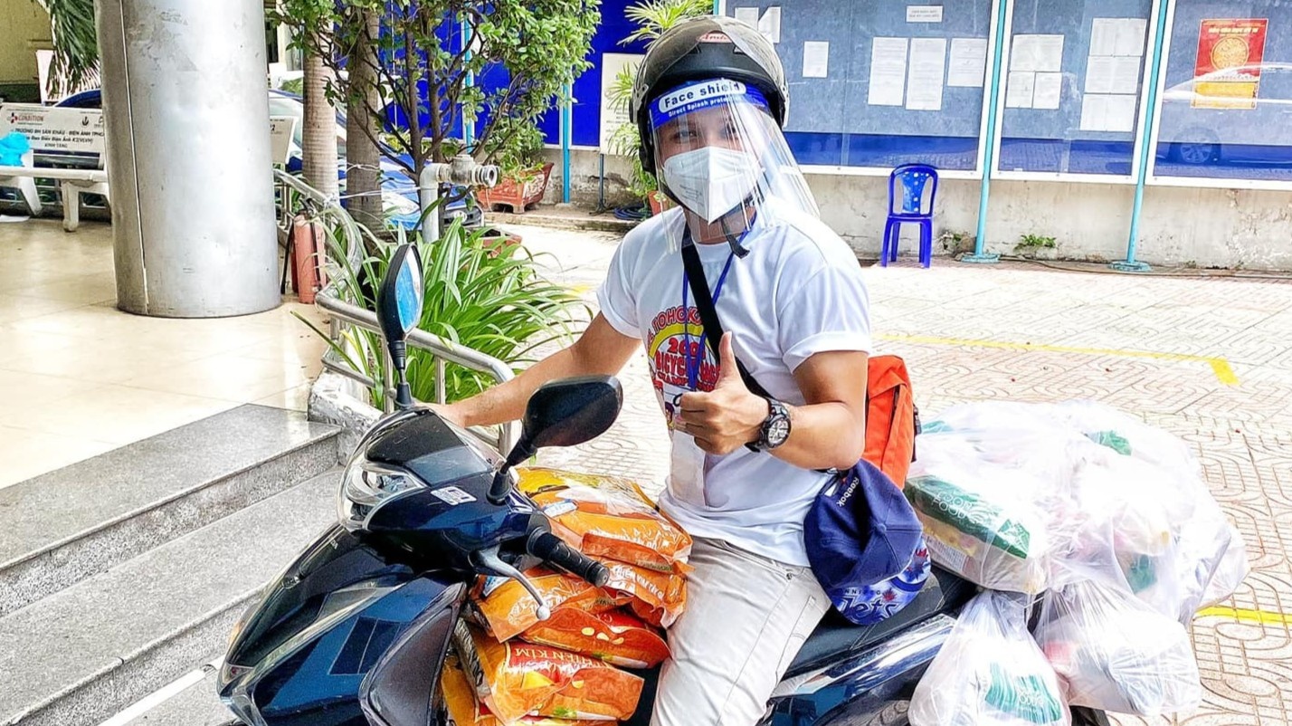 Nghe si Viet tiep te cho 133 sinh vien san khau hinh anh