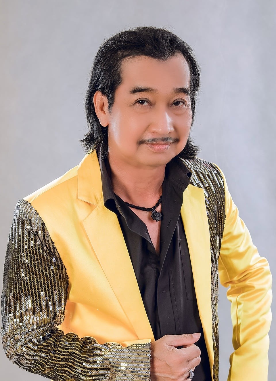 nghe si dinh hung qua doi o tuoi 64 anh 1