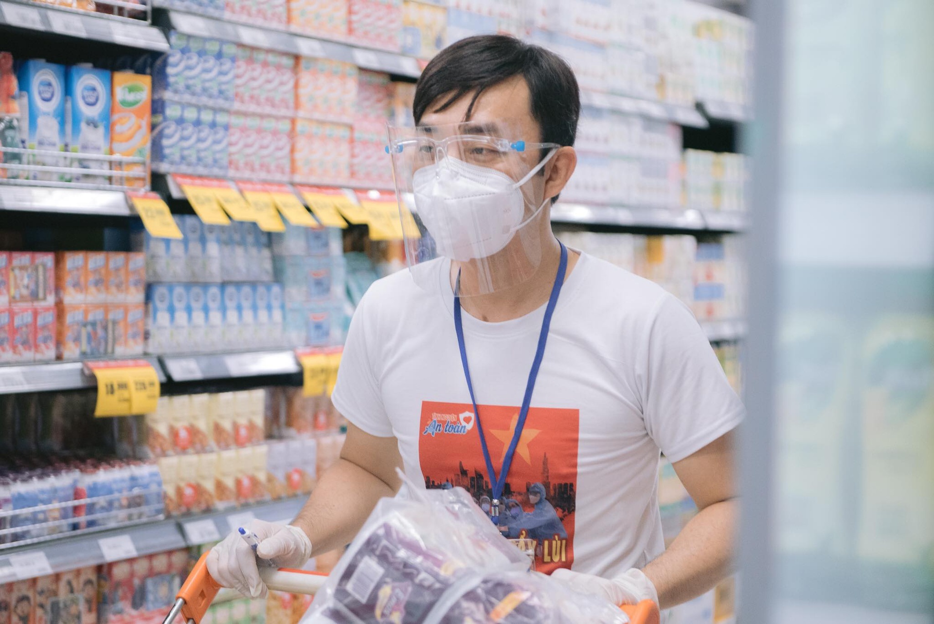 nghệ sĩ làm tình nguyện viên ảnh 3 nghe si lam tinh nguyen vien anh 3