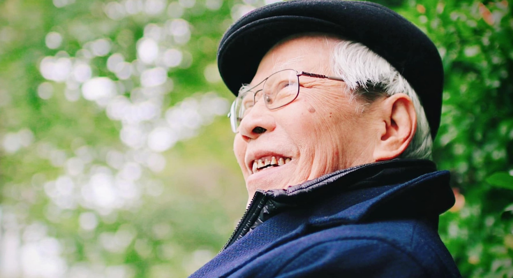 NSND Ngo Manh Lan qua doi hinh anh