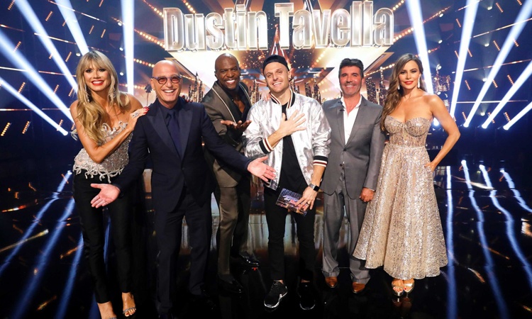 ao thuat gia gianh chien thang o America's Got Talent anh 2