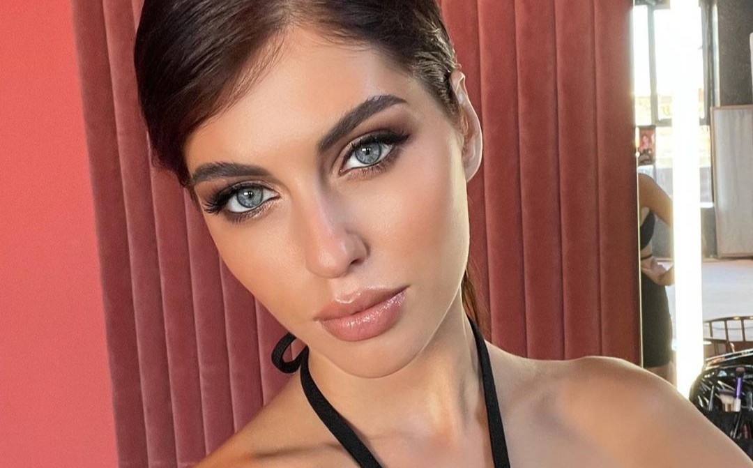 Dai dien Nga tai Hoa hau Hoa binh Quoc te 2021 hinh anh