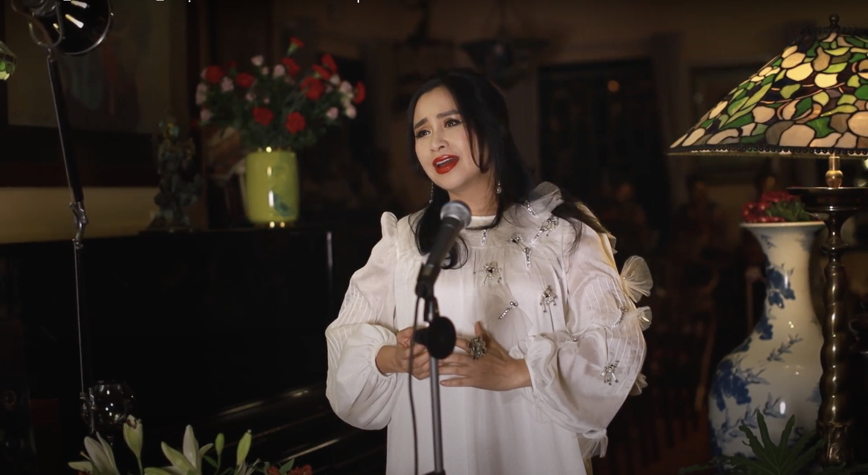 nghệ sĩ biểu diễn trong đêm nhạc nối vòng tay lớn ảnh 3 nghe si bieu dien trong dem nhac noi vong tay lon anh 3