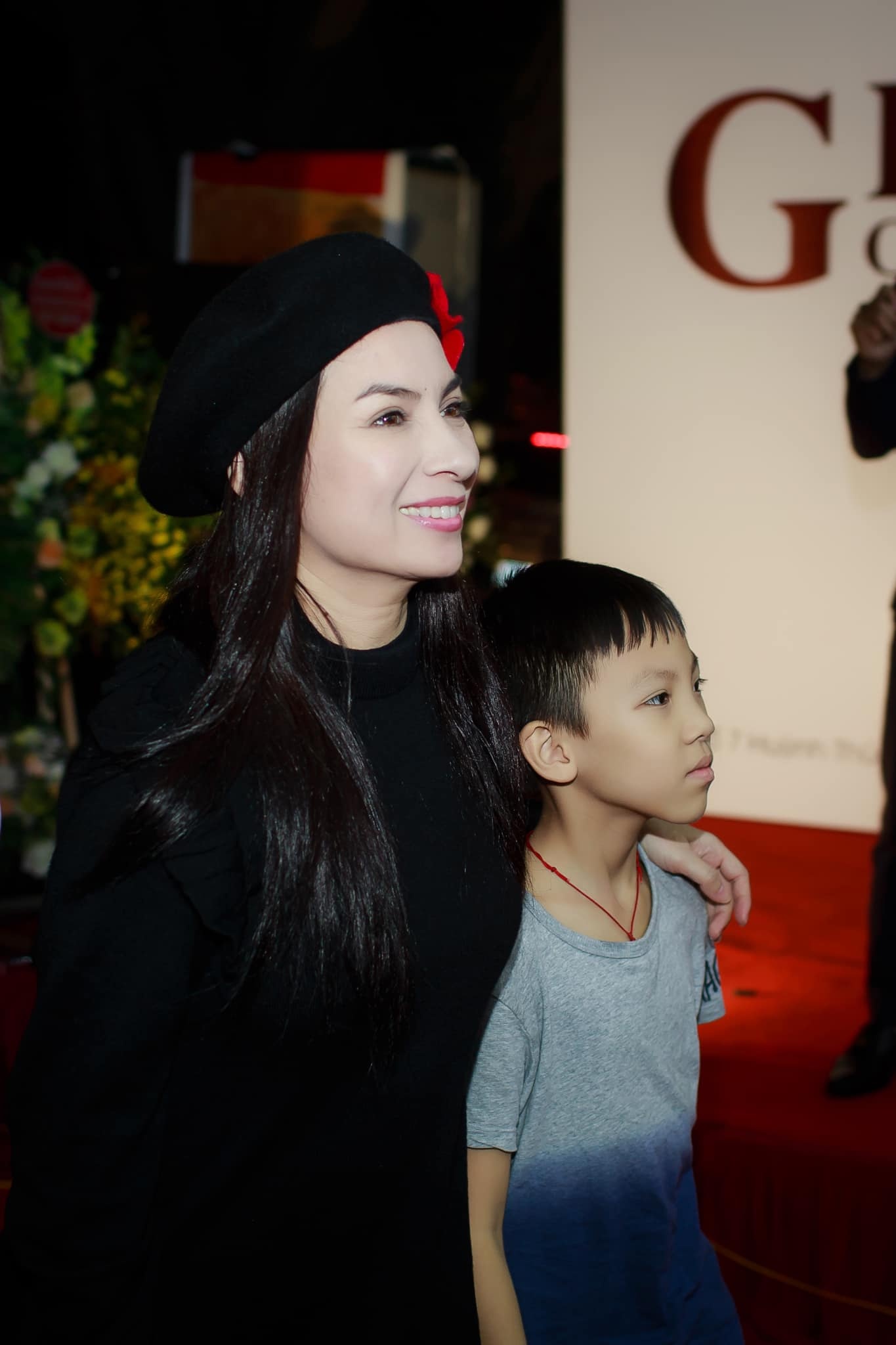 Phi Nhung qua doi anh 2