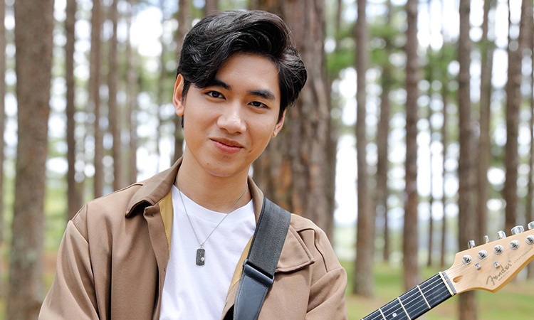 Ngay tro lai lam viec cua nghe si Viet hinh anh