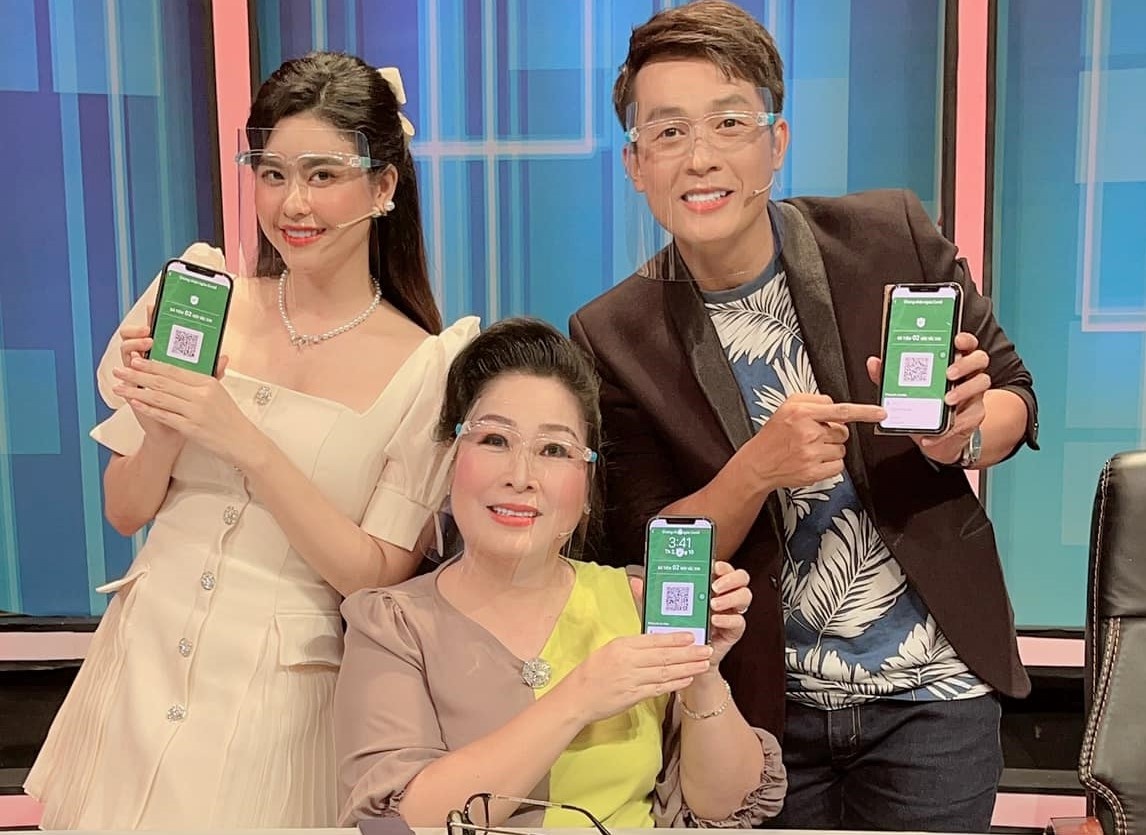 nghe si lam viec sau dich anh 1