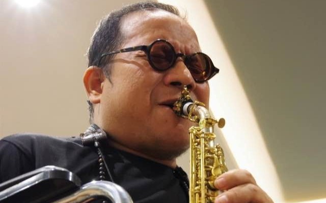 Nhac si Tran Tien hat 'Khong guc nga' ben Tran Manh Tuan hinh anh