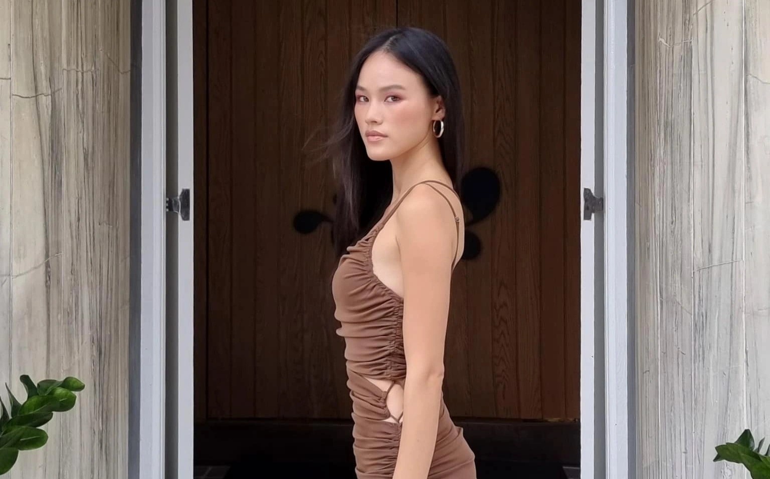 người mẫu Tuyết Lan về Việt Nam ảnh 4 nguoi mau Tuyet Lan ve Viet Nam anh 4