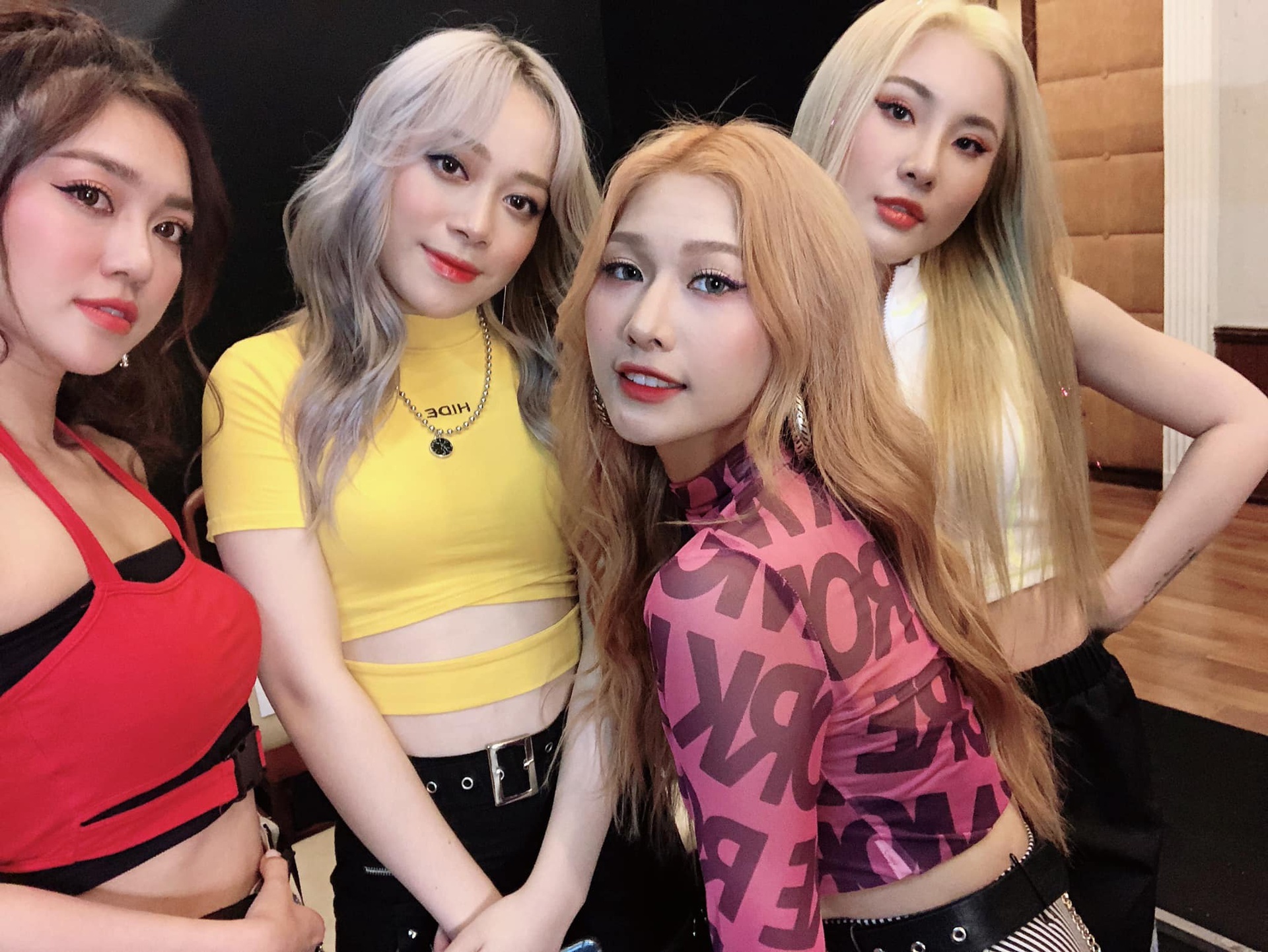 nghệ sĩ thưởng tết cho nhân viên ảnh 2 nghe si thuong tet cho nhan vien anh 2