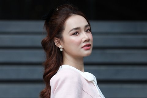 Cuoc canh tranh cua Nha Phuong va dan nu dien vien dip Tet 2022 hinh anh