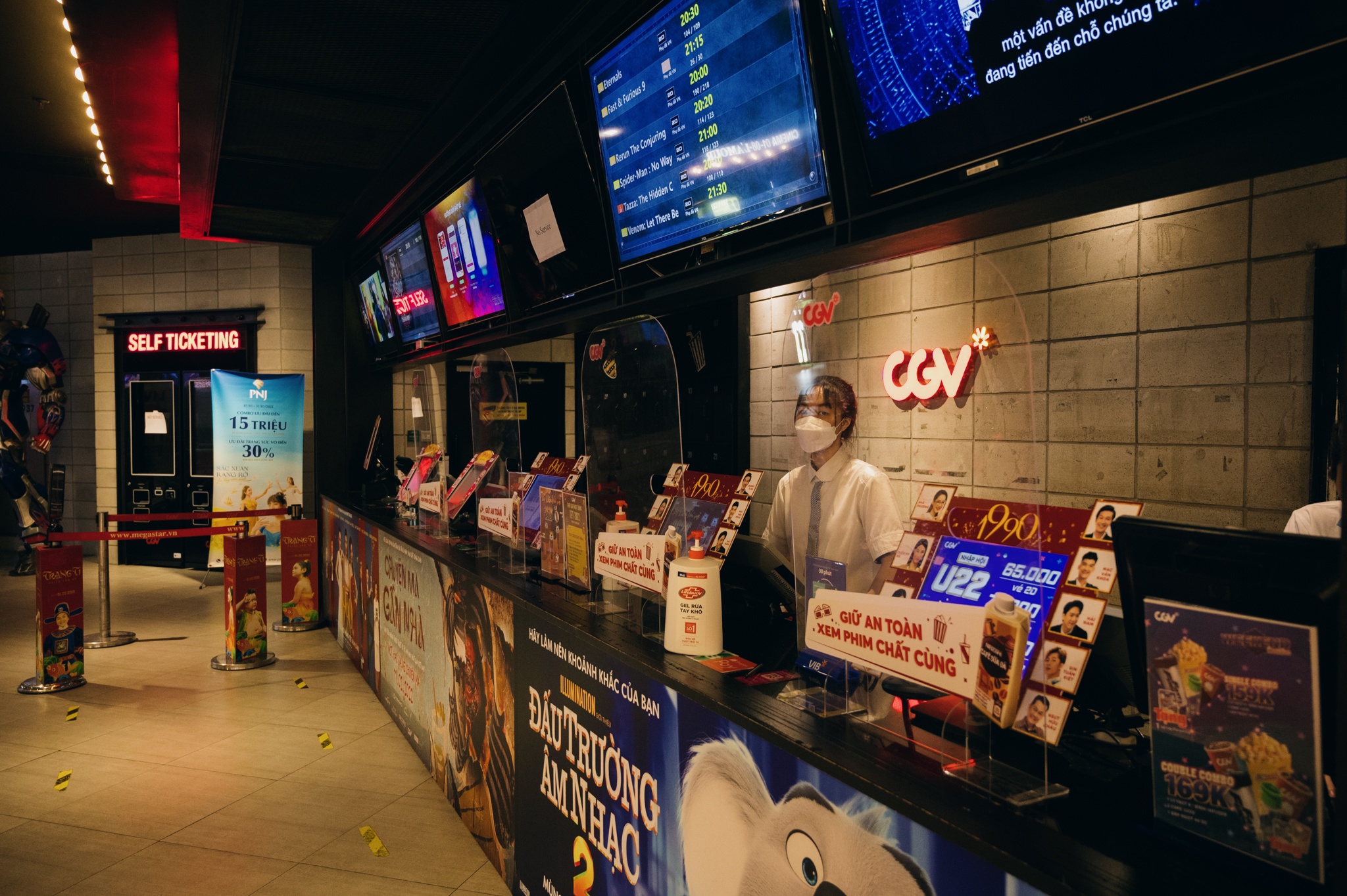 rap phim vang khach anh 5