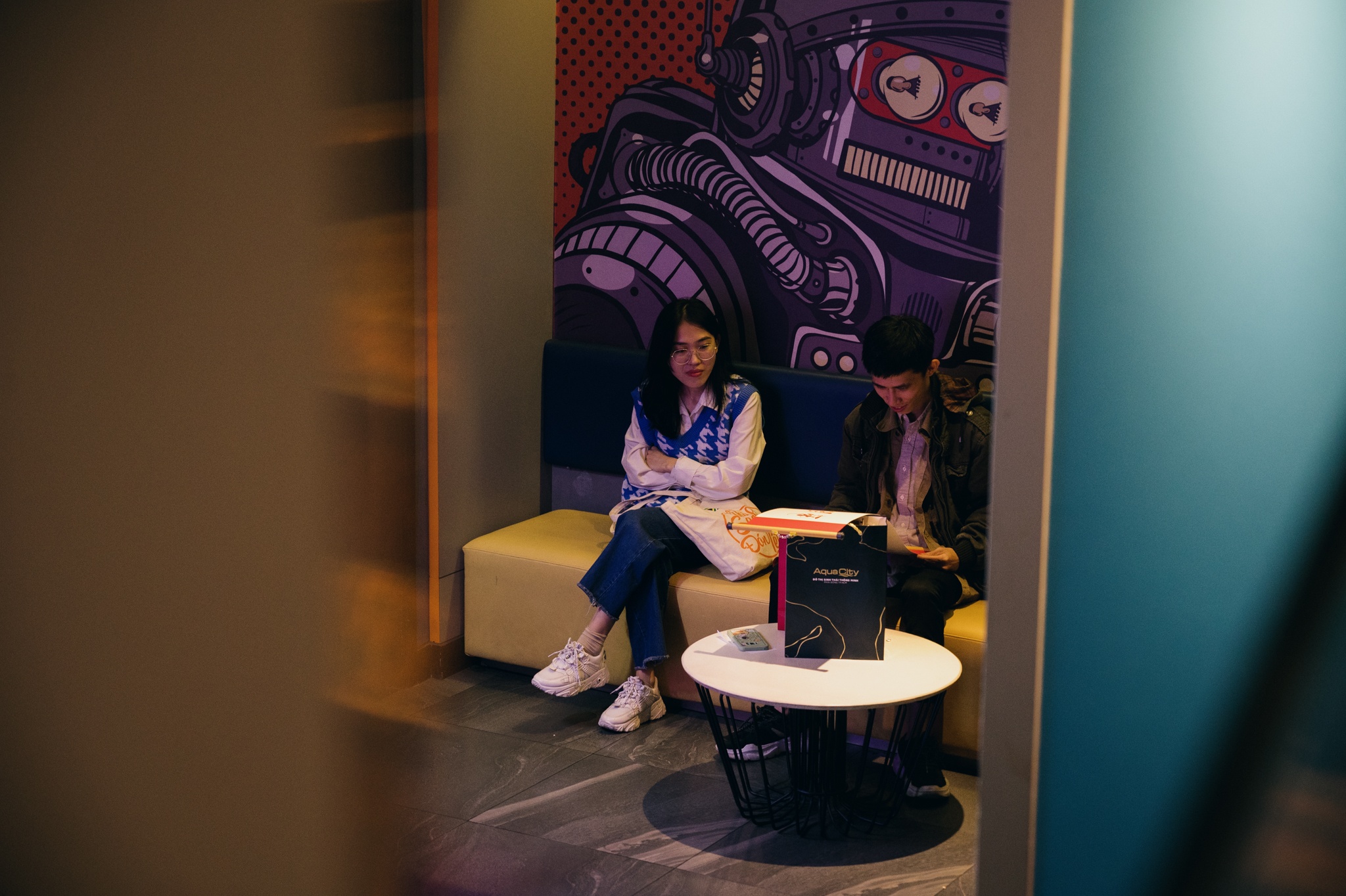 rap phim vang khach anh 7