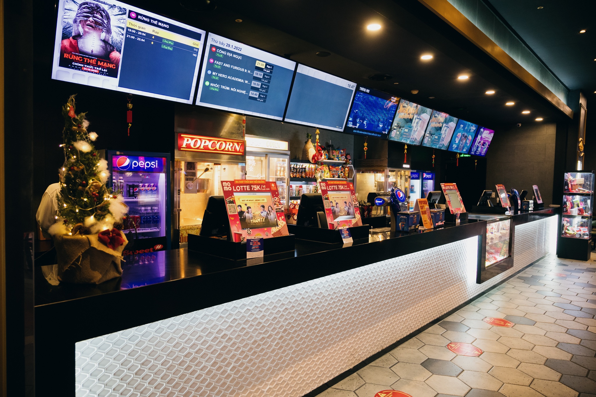 rap phim vang khach anh 2